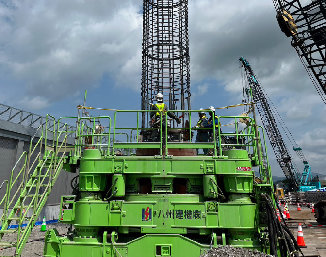 全周回転機（杭）